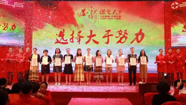 美容院装修效果图_美容院顾问月收入(3)
